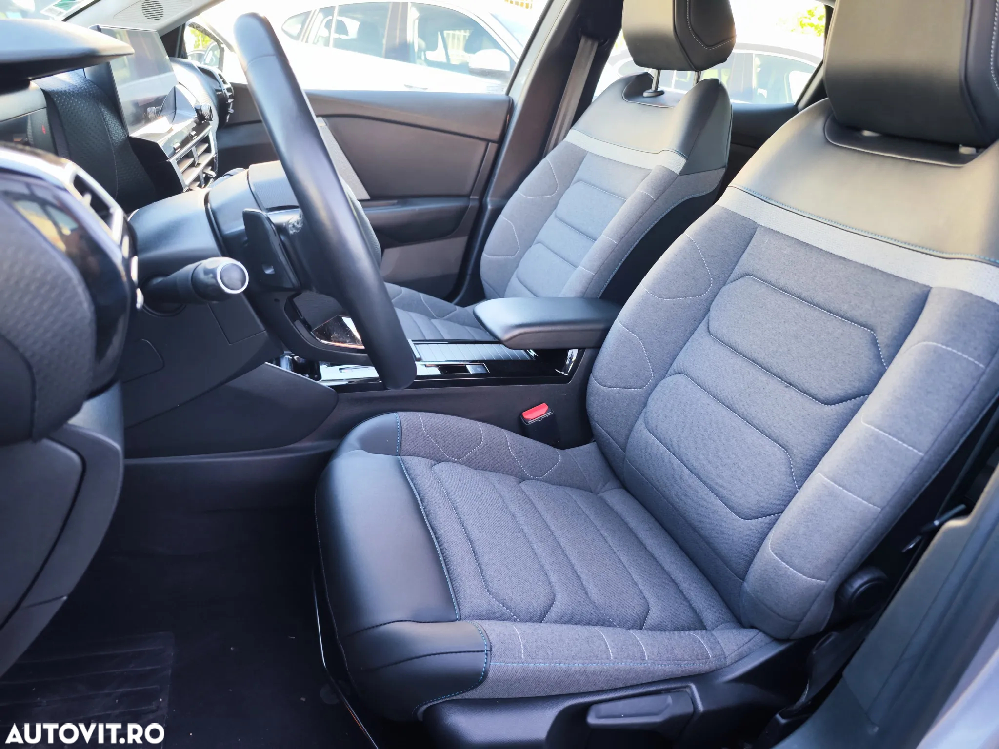 Citroën C4 BlueHDi 130 Stop&Start EAT8 FEEL PACK - 12