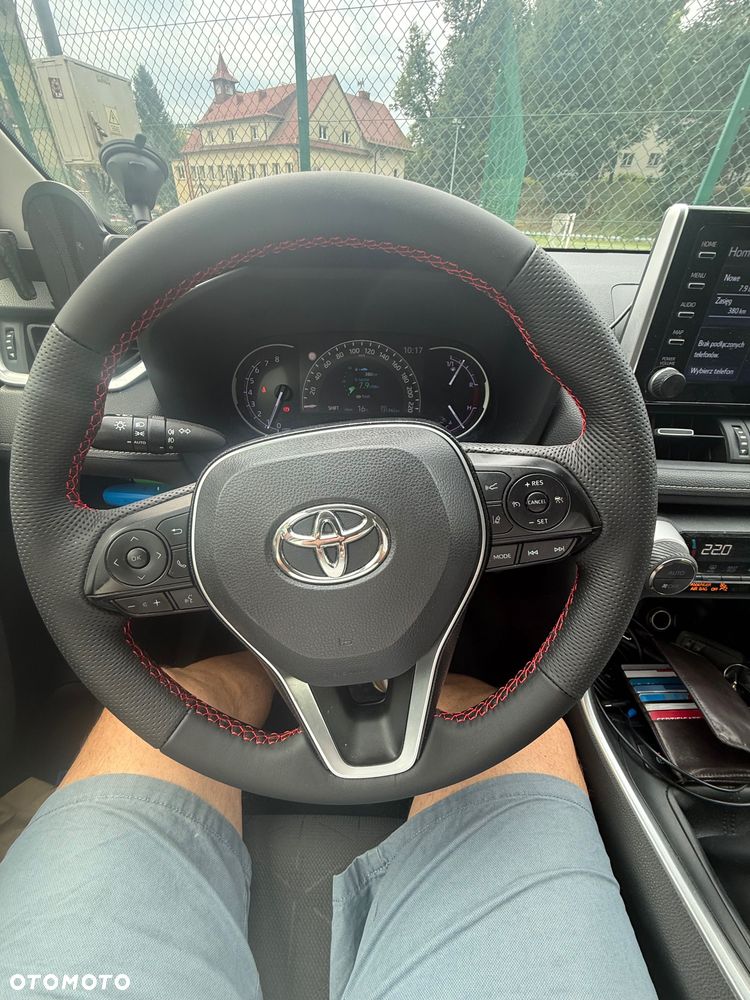 Toyota RAV4 - 6