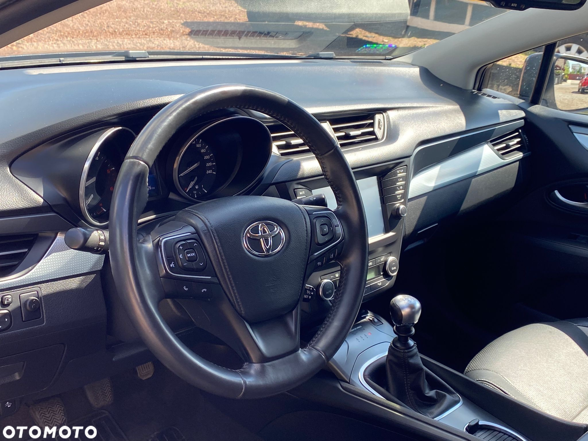 Toyota Avensis 2.0 D-4D Prestige - 15