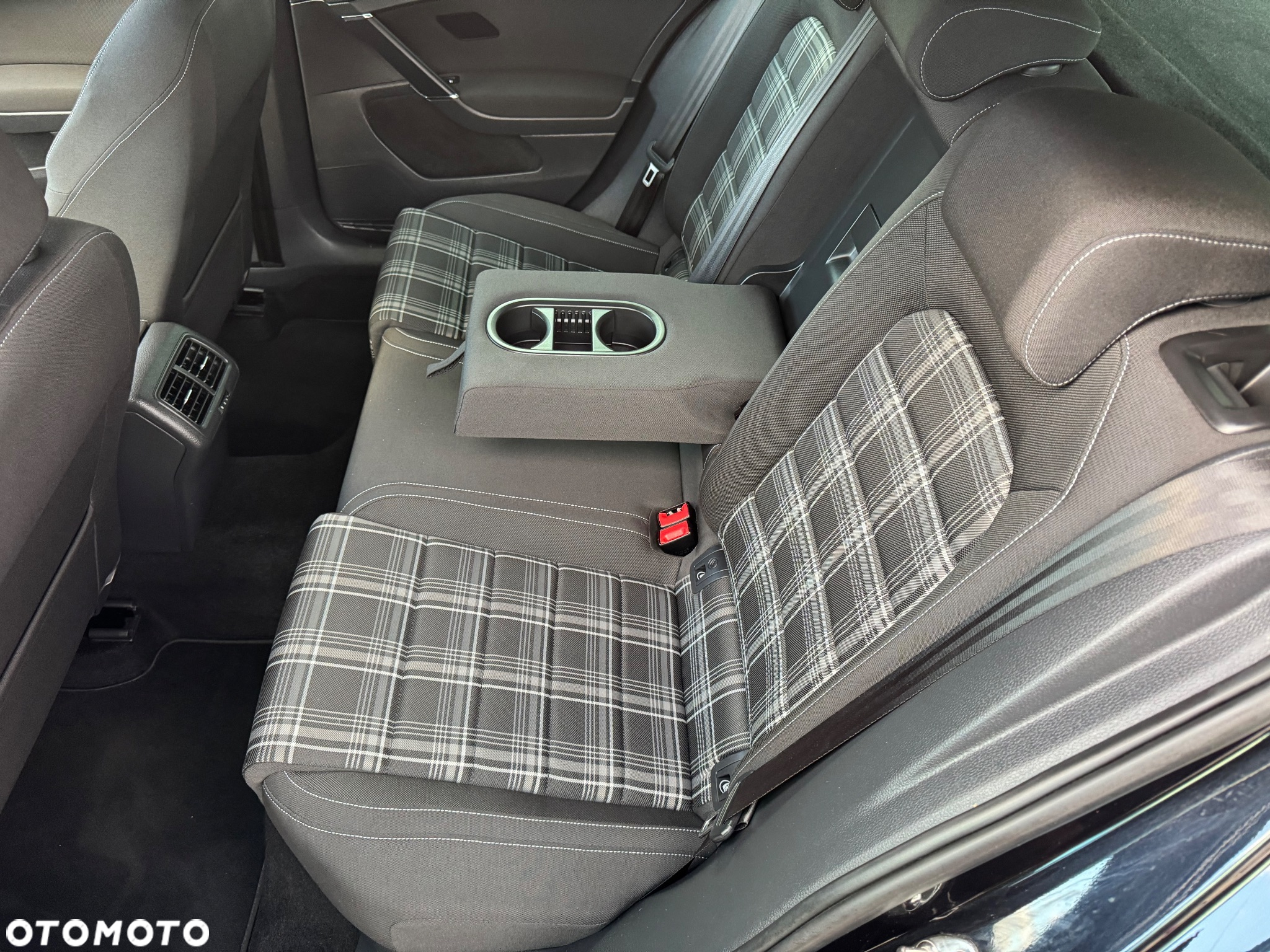 Volkswagen Golf VII 2.0 TDI BMT GTD - 21