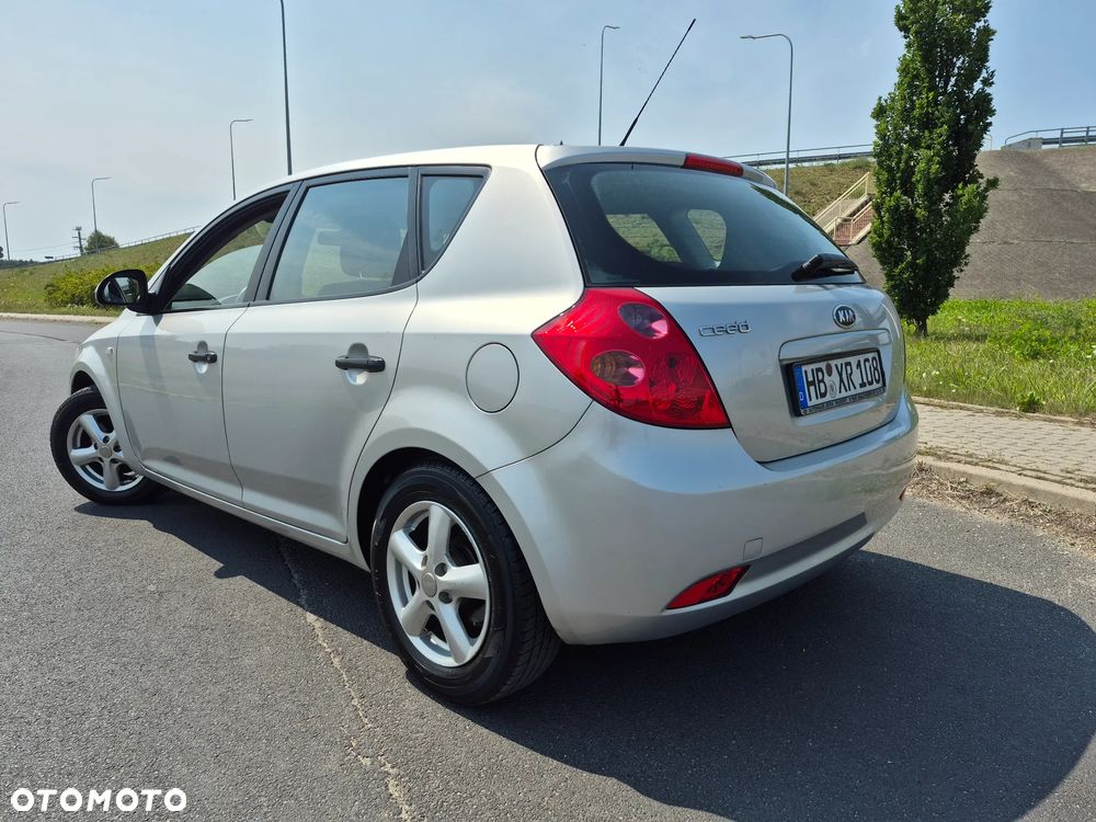 Kia Ceed - 3