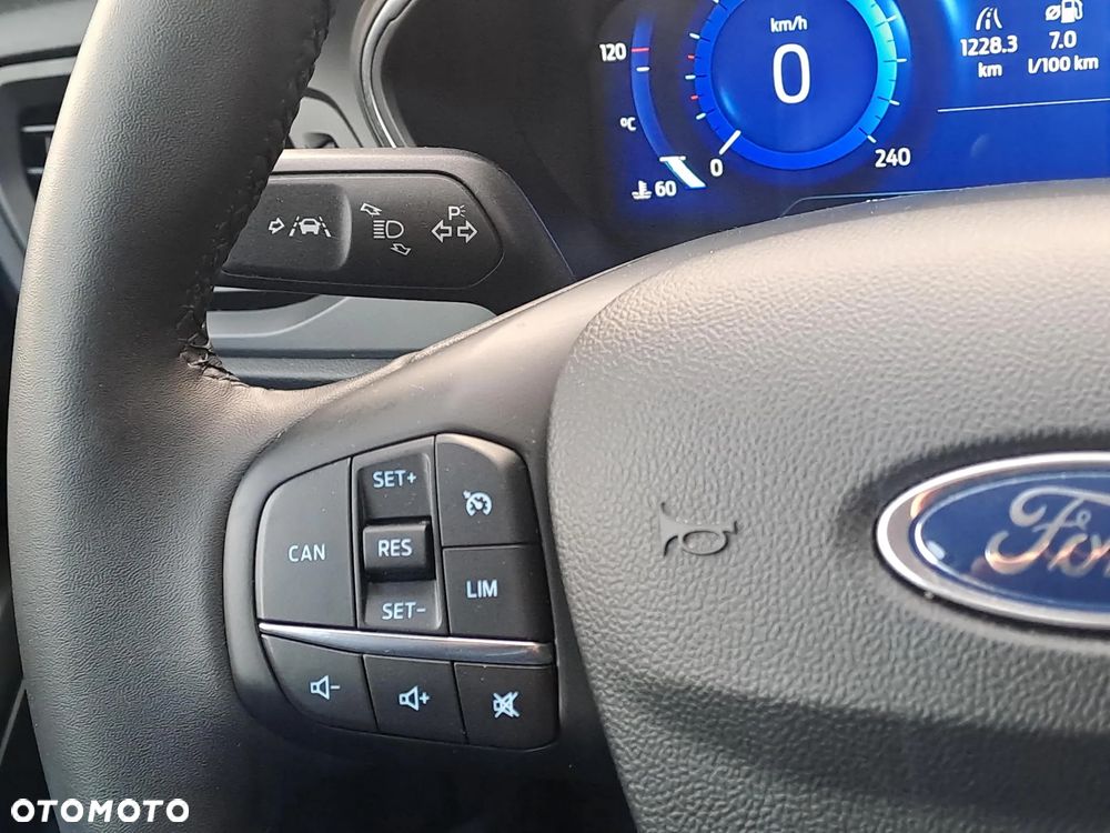 Ford Focus 1.0 EcoBoost Titanium X - 22
