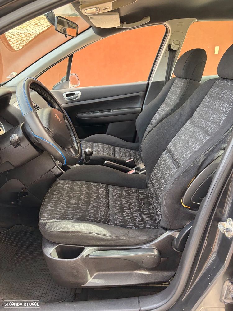 Peugeot 307 1.6 HDi Navtech - 17