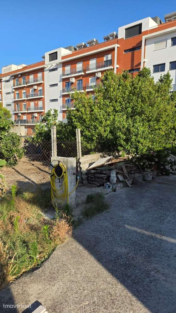 Terreno de 690m2 com Benfeitoria no Montijo - Grande imagem: 5/22