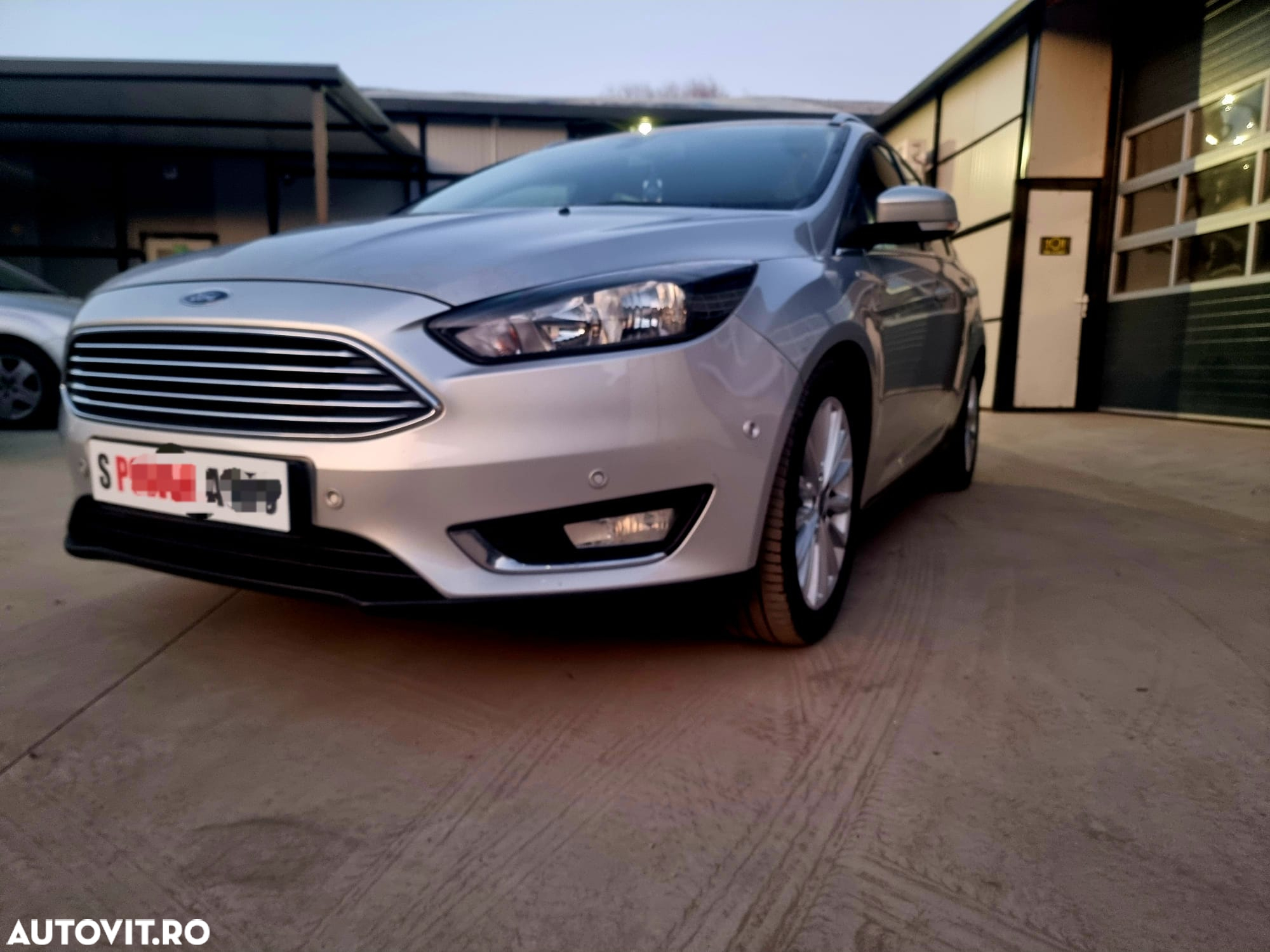 Ford Focus 1.5 EcoBlue Start-Stopp-System Aut. TITANIUM - 9