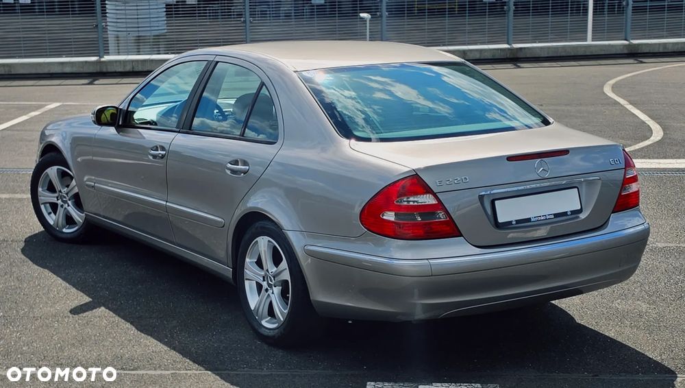Mercedes-Benz Klasa E - 18