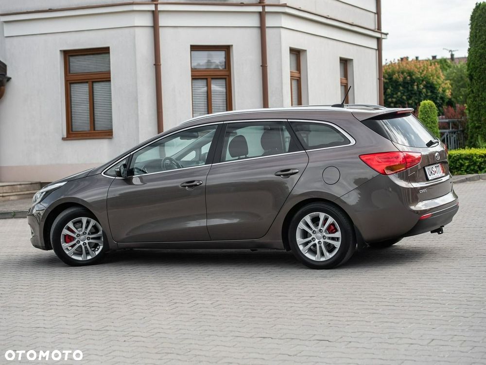 Kia Ceed 1.6 CRDi 128 Dream-Team Edition - 13