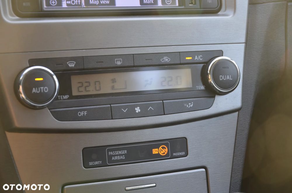 Toyota Avensis 2.0 D-4D Premium - 29