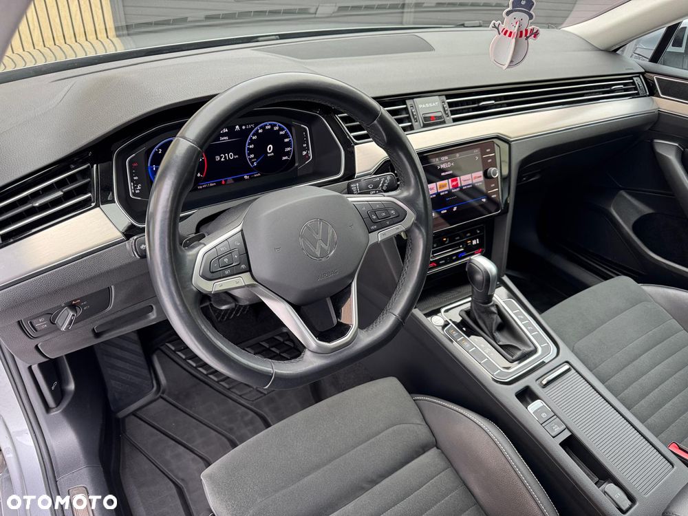 Volkswagen Passat Variant 2.0 TDI EVO Elegance DSG - 15