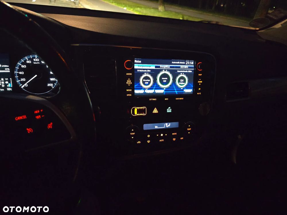 Mitsubishi Outlander 2.0 4WD - 17