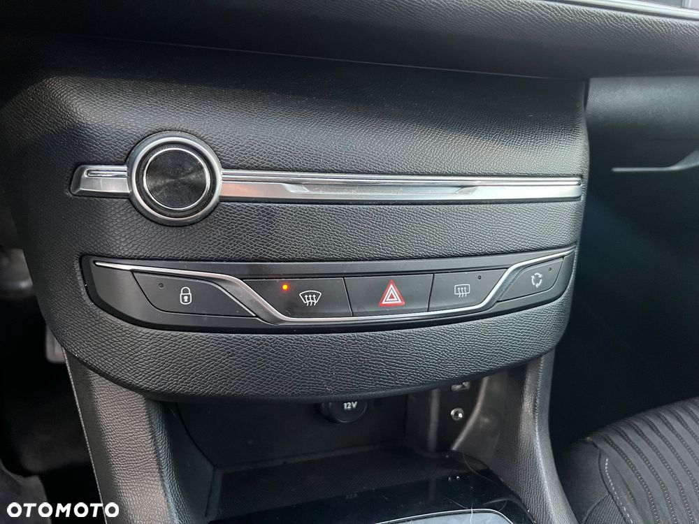 Peugeot 308 1.6 HDi Active - 17