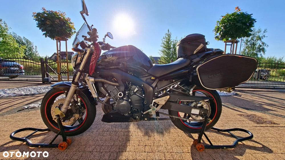 Yamaha FZ6 - 1