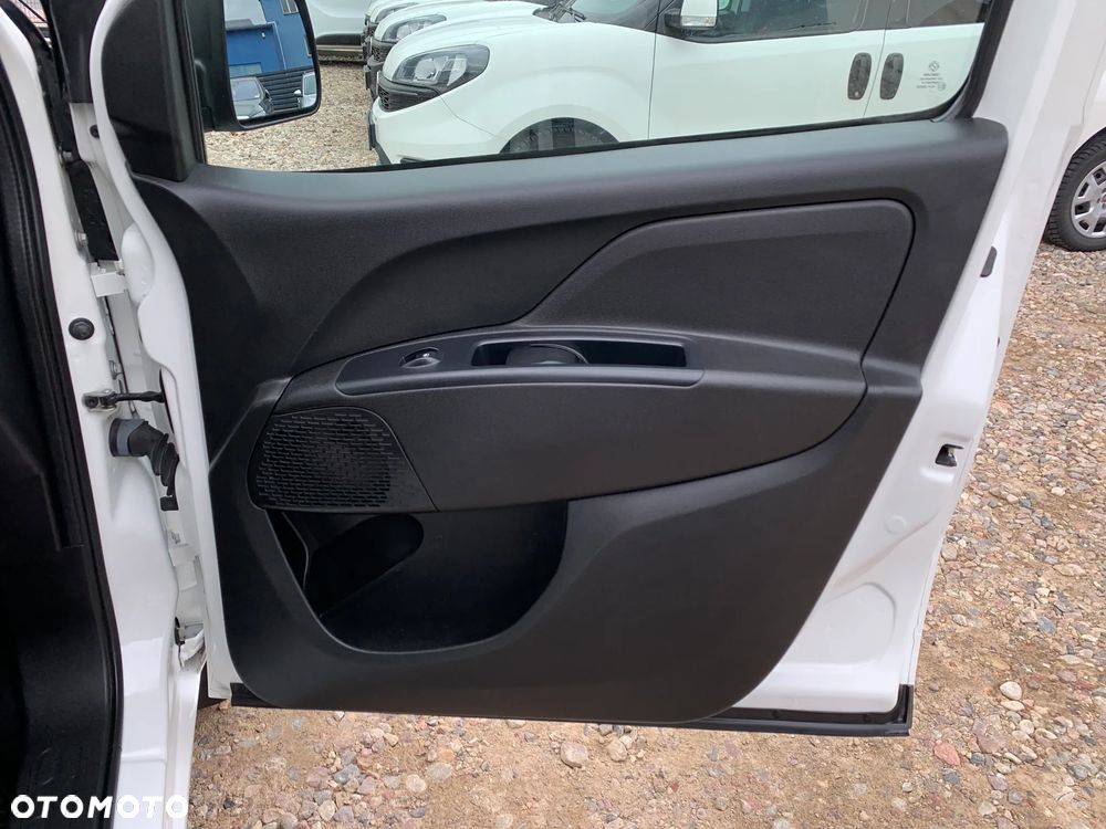 Fiat DOBLO PROFESSIONAL L2H1 Long MAXI VAN WZMOCNIONY Ładowność 961kg, Homologacja cięż. VAT-1, HAK wpinany 1300kg, Alarm, Czujniki parkowania, Halogeny, Podgrzewane fotele, Koła 16' MOCNY SILNIK 1.6 MultiJet, 105KM Emisja spalin Euro-6, Skrzynia biegów 6cio stopniowa! Zabudowa paki, F-VAT23% - 16