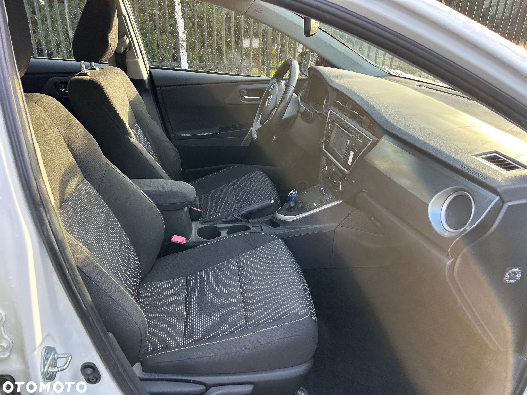Toyota Auris 1.8 HSD Prestige - 17