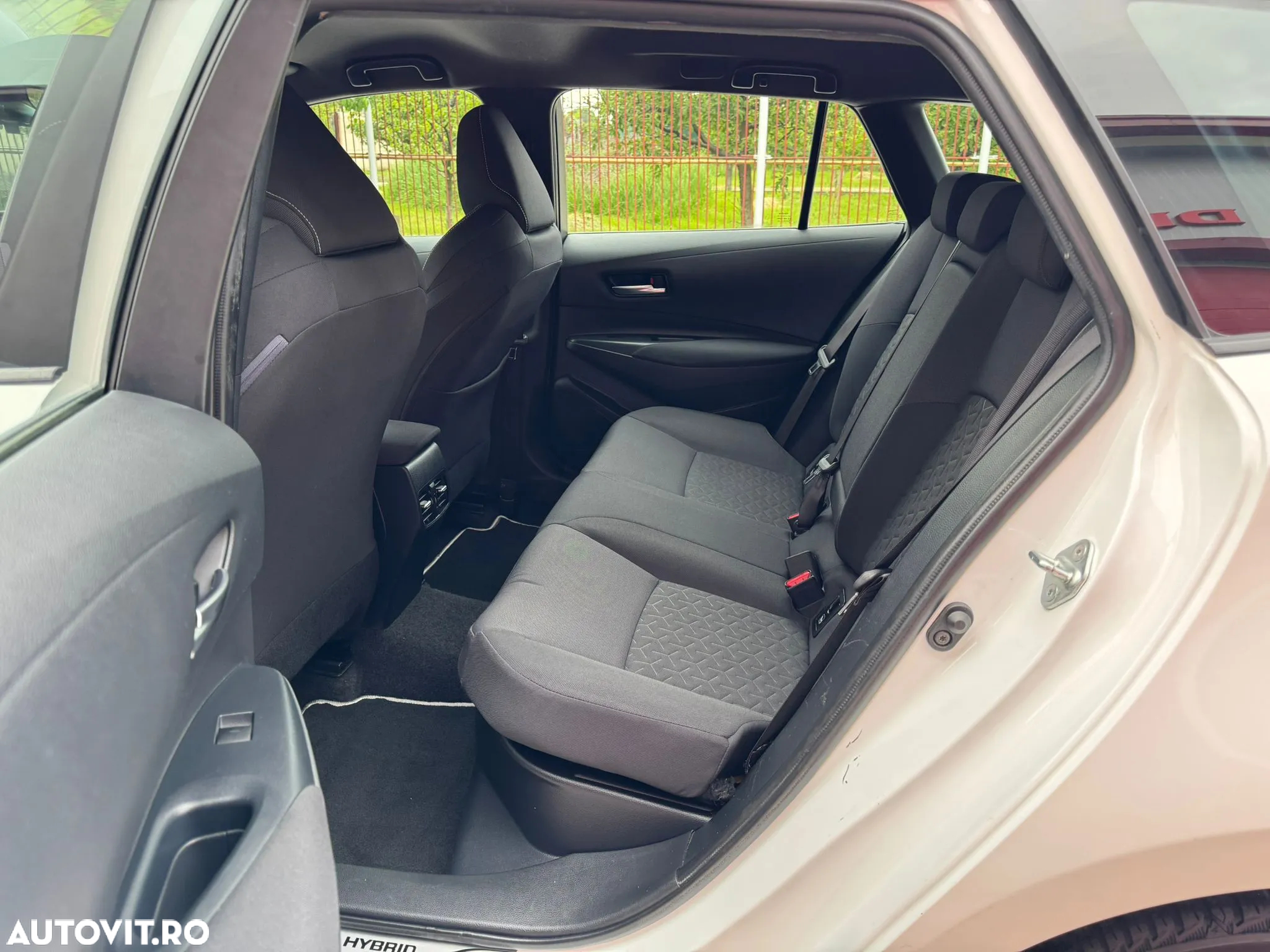 Toyota Corolla 1.8 HSD Business - 20