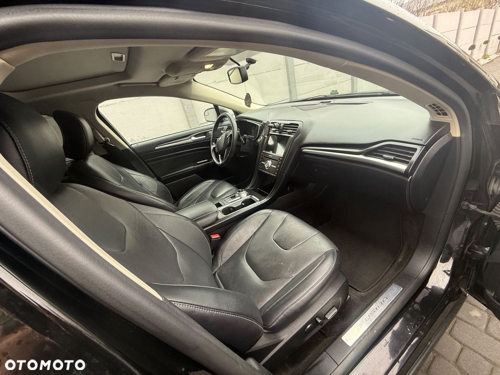 Ford Fusion 2.0 EcoBoost Titanium - 11