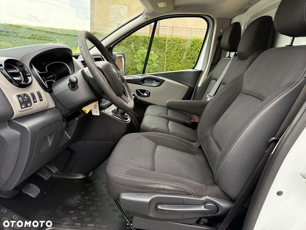 Renault Trafic - 16