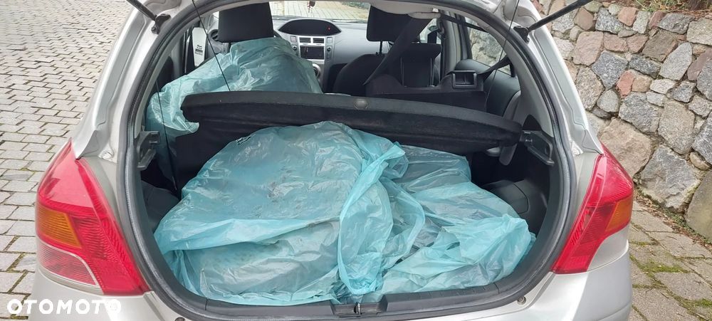 Toyota Yaris 1.33 Prestige - 12