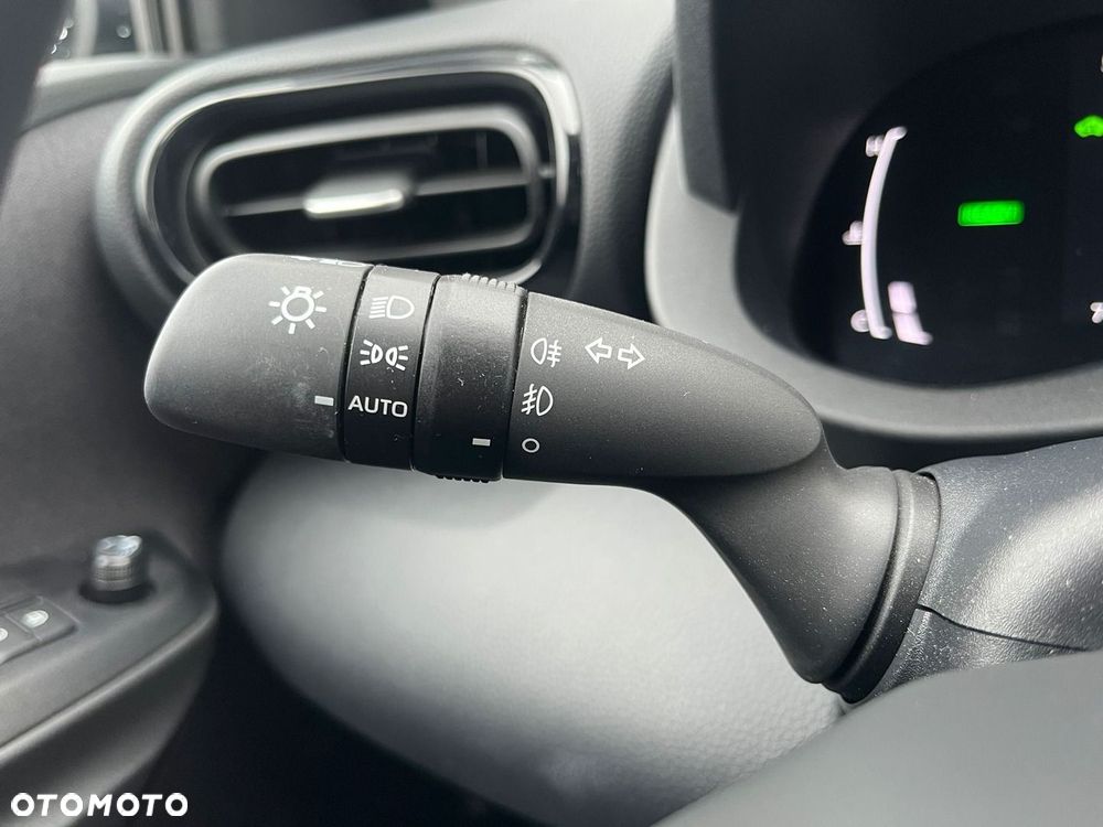 Toyota Yaris Hybrid 1.5 Style - 27