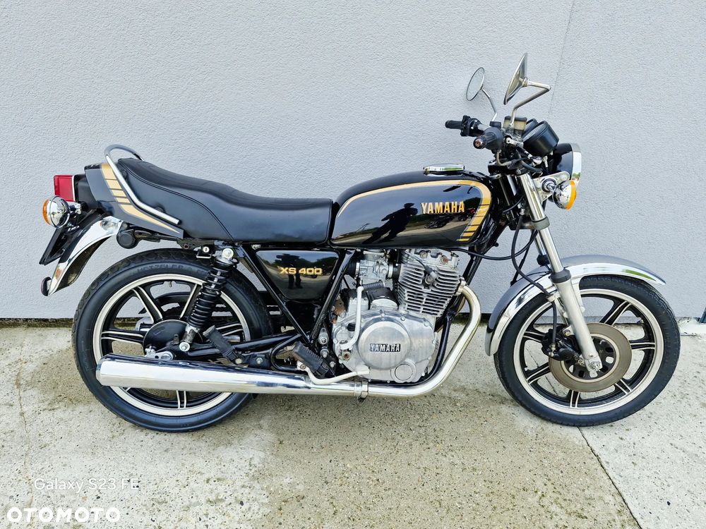Yamaha XS - 19