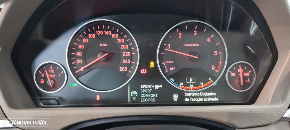 BMW 320 d Touring Aut. Sport Line - 32