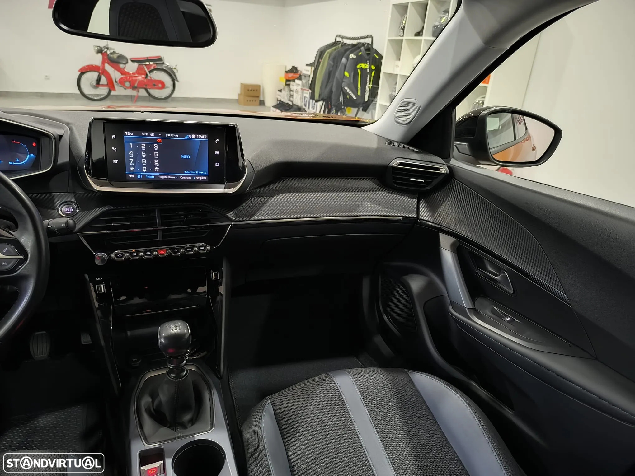 Peugeot 2008 1.2 PureTech Allure - 32