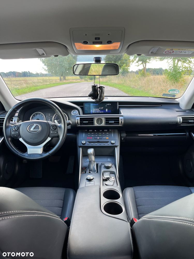 Lexus IS 200t Elite - 27