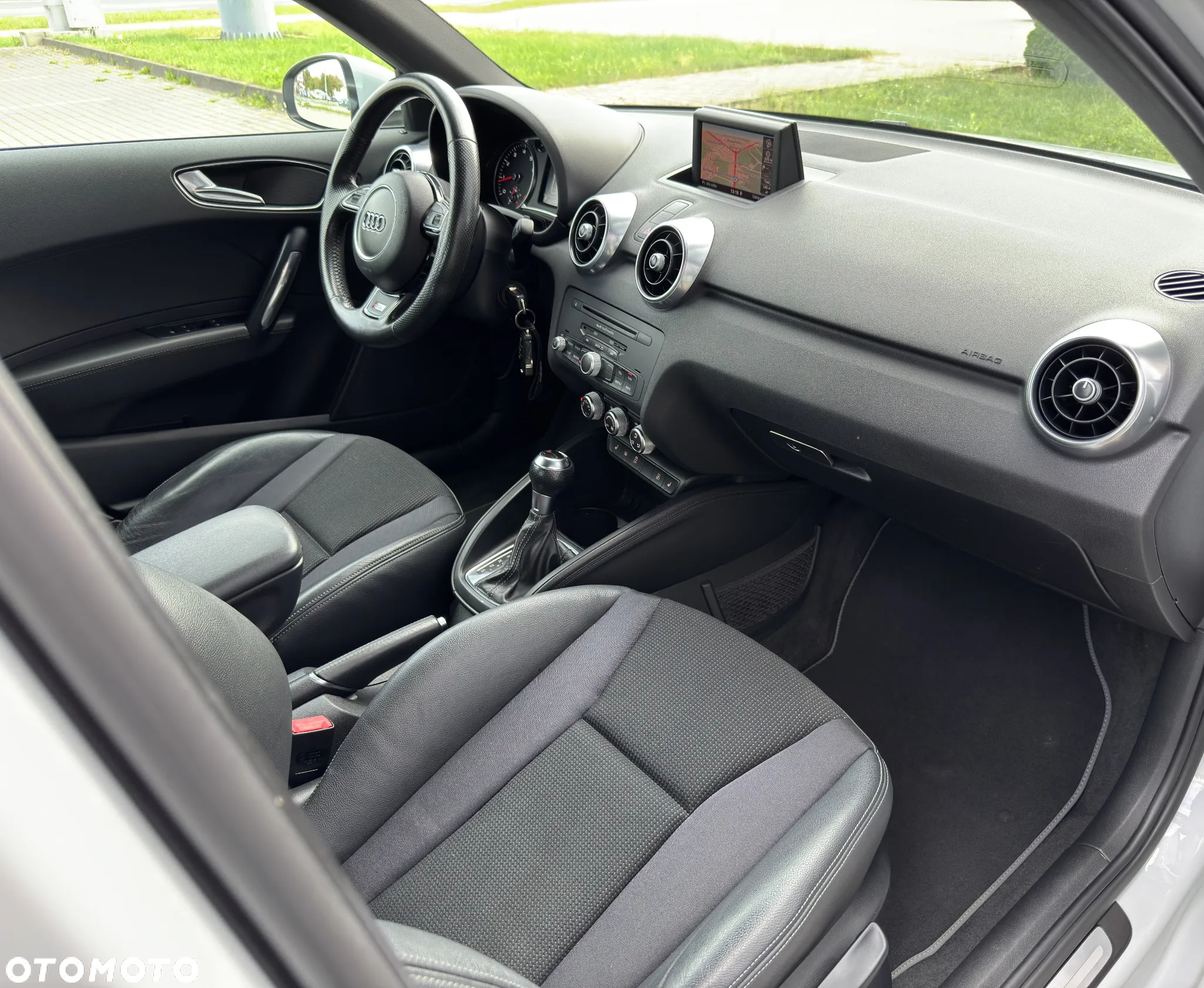 Audi A1 Sportback 1.4 TFSI S tronic S line Sportpaket - 32