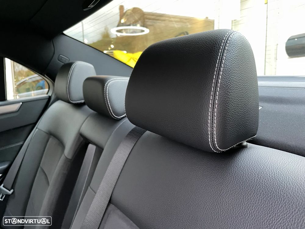 Mercedes-Benz E 300 Bluetec Hybrid Avantgarde - 35