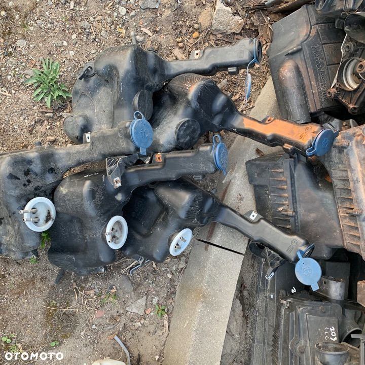 MERCEDES  E 212 C 204 e 207 zbiorniczek pompka spryskiwaczy zwykły grzany pod xenon grzałka - 2
