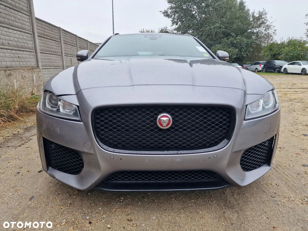 Jaguar XF 20d Sportbrake R-Sport - 22