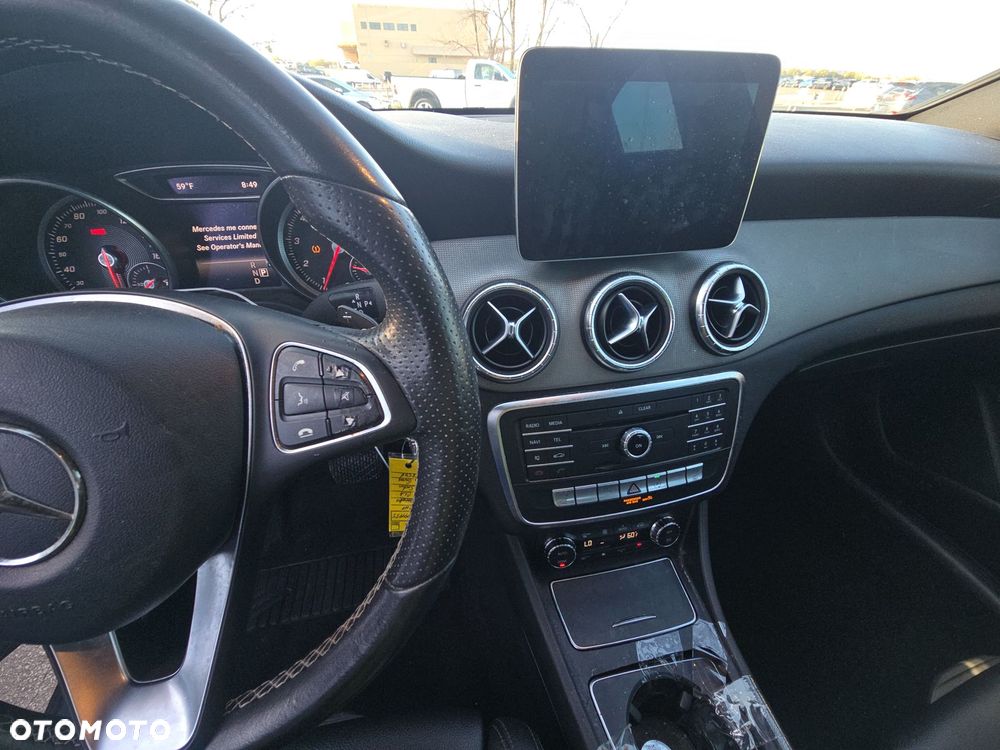 Mercedes-Benz CLA - 13