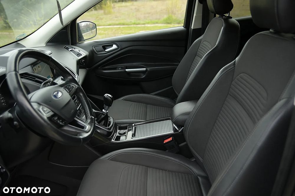 Ford Kuga 2.0 TDCi 4x4 Titanium - 28