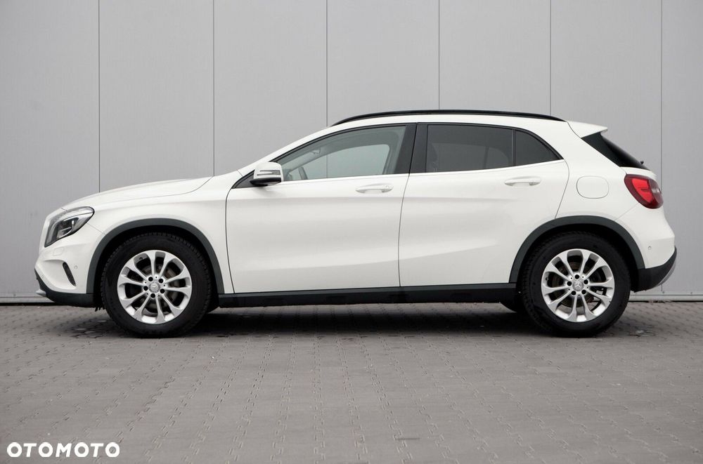 Mercedes-Benz GLA - 13