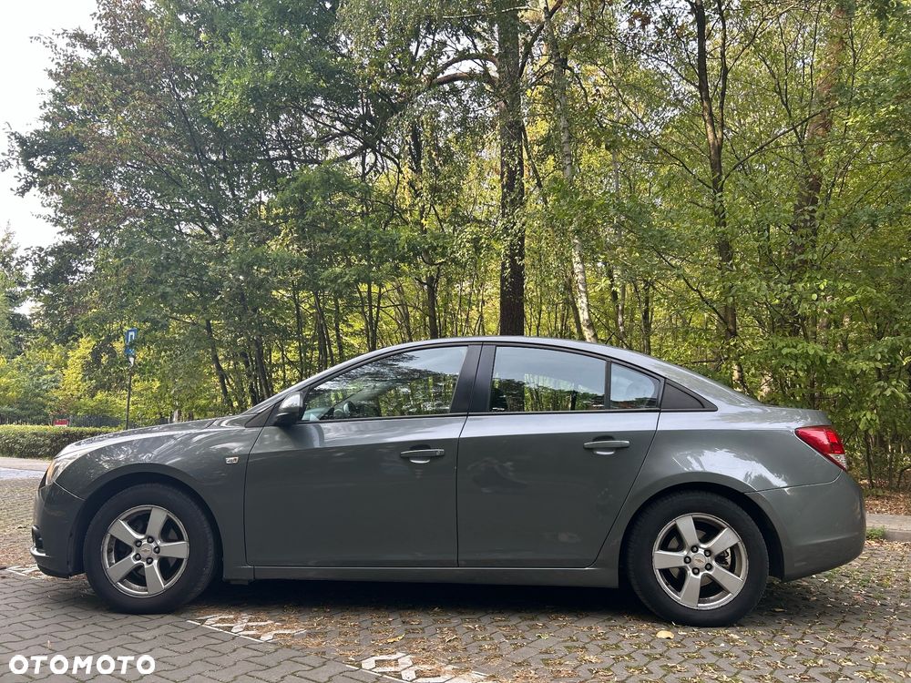 Chevrolet Cruze 1.6 LS - 9