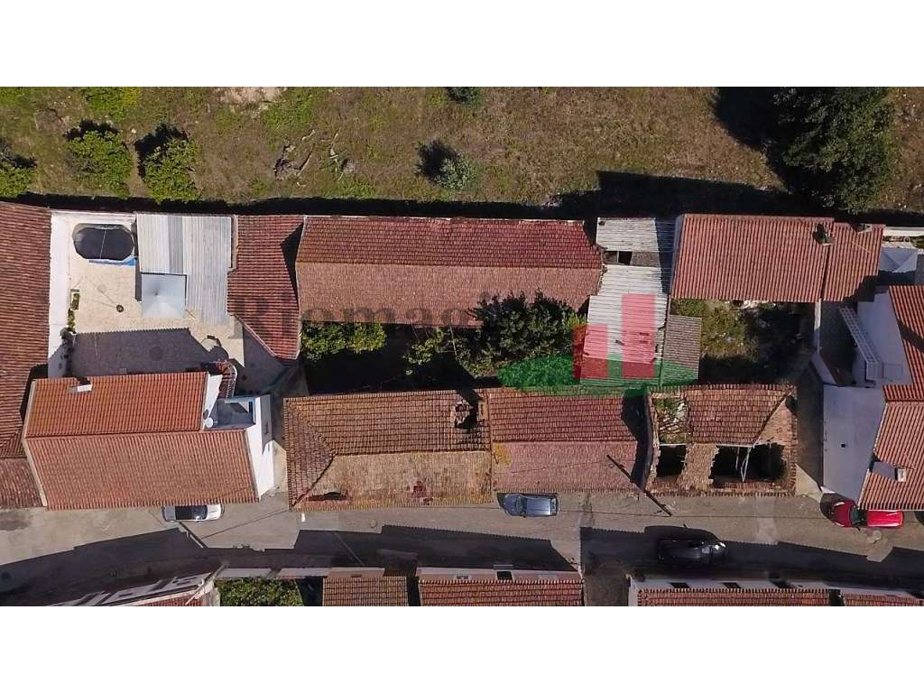 Prédios - Vila da Marmeleira - Rio Maior ***RIOMAGIC*** - Grande imagem: 5/42