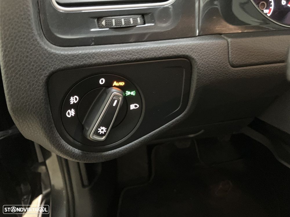 VW Golf Variant 1.6 TDi Confortline - 27