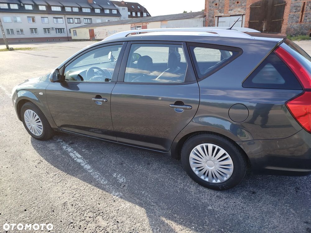 Kia Ceed Cee'd 1.6 Crdi Comfort + - 9