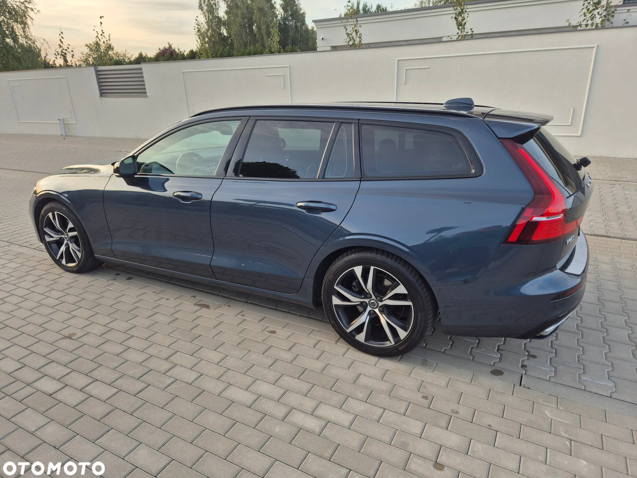 Volvo V60 T4 Momentum Pro - 9