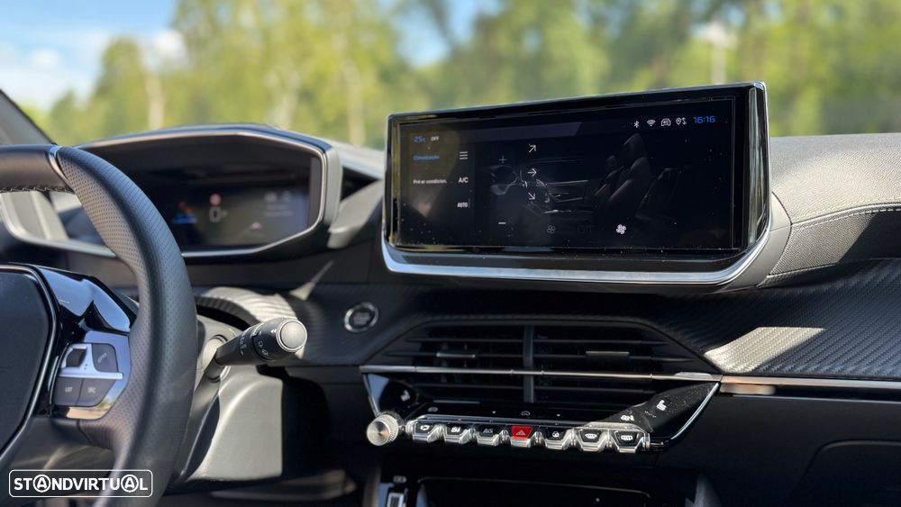 Peugeot e-2008 54 kWh GT - 29