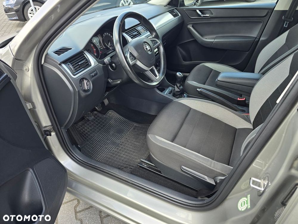 Skoda RAPID 1.2 TSI Ambition - 10