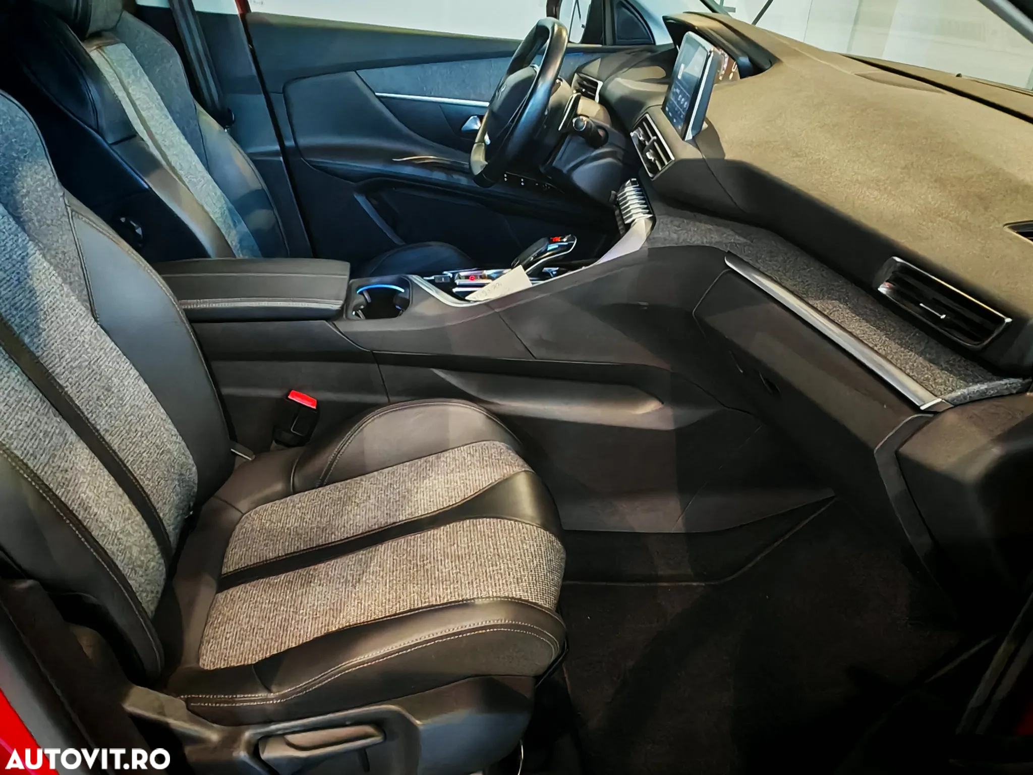 Peugeot 3008 1.2 PureTech S&S EAT8 Allure - 13