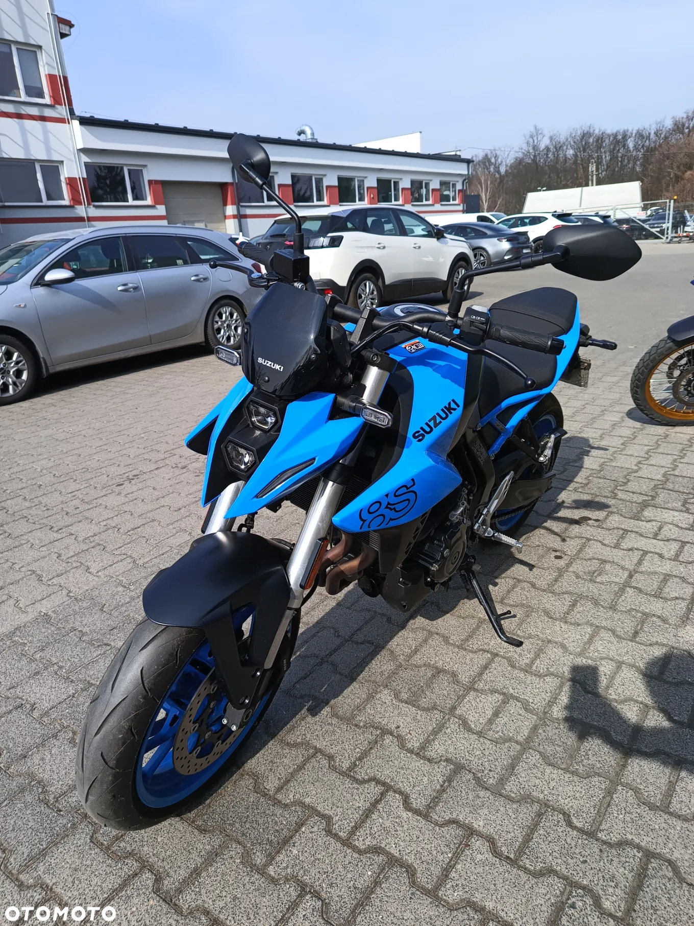 Suzuki GSX - 2