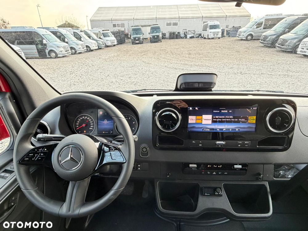 Mercedes-Benz Sprinter 519 - 23