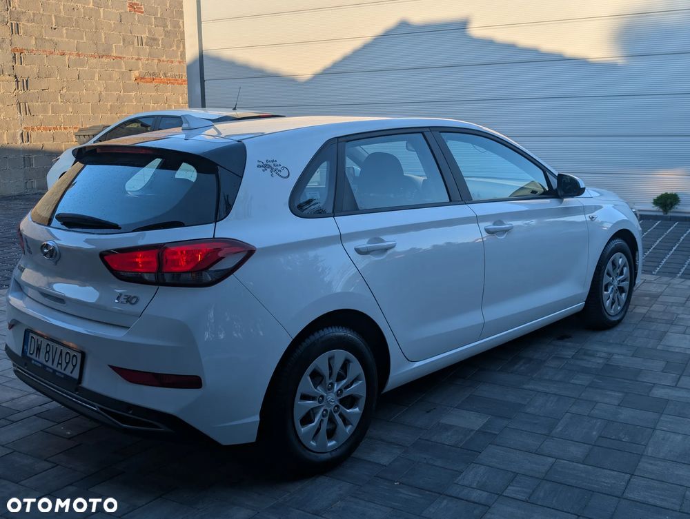Hyundai i30 1.0 T-GDI Classic + - 8