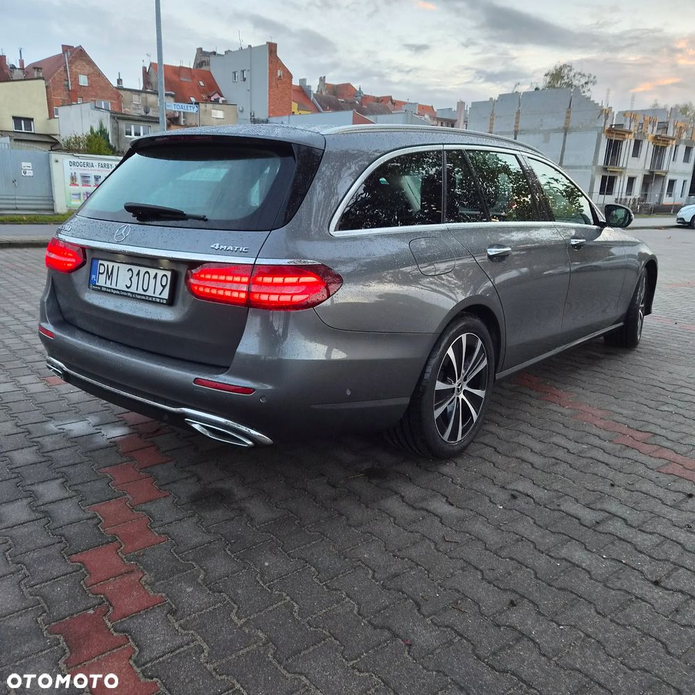 Mercedes-Benz E-Class 2023 photo 4