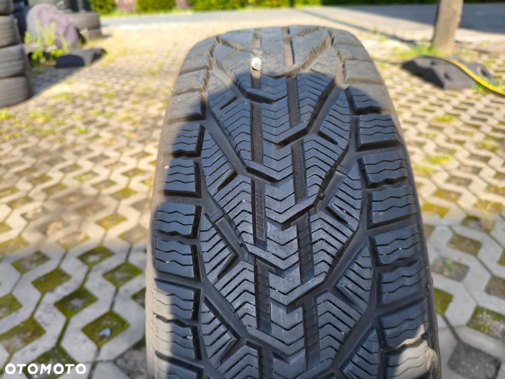 Opony zimowe KORMORAN 17 jak nowe - 4