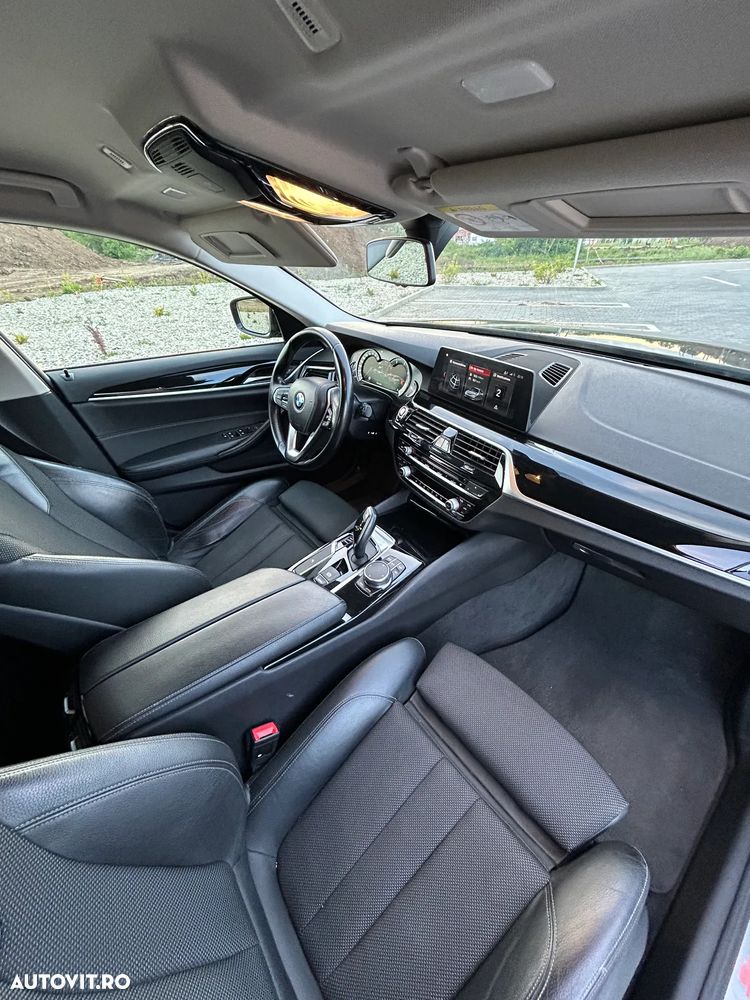 BMW Seria 5 530d xDrive Aut. Sport Line - 11