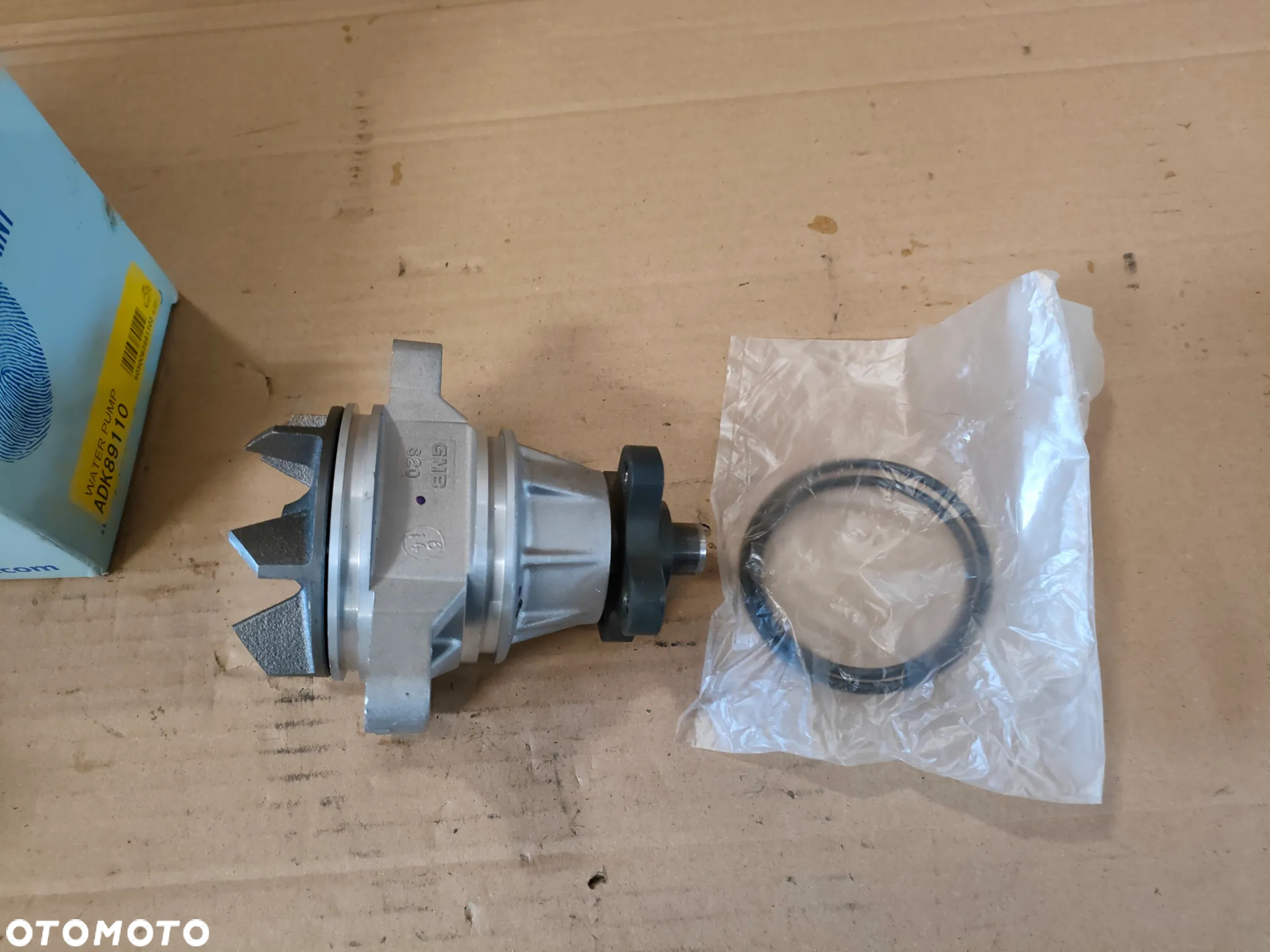 SUZUKI GRAND VITARA 2.7 B POMPA WODY ADK89110 - 2