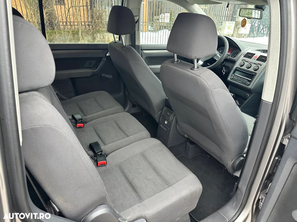 Volkswagen Touran - 8